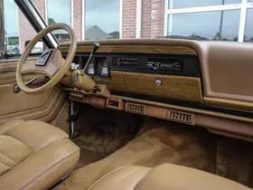 Jeep Wagoneer thumbnail 12