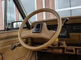 Jeep Wagoneer thumbnail 23