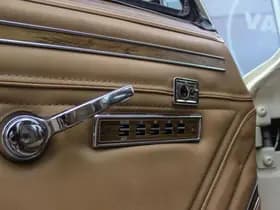 Jeep Wagoneer thumbnail 26