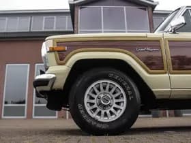 Jeep Wagoneer thumbnail 31