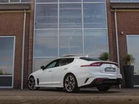 Kia Stinger thumbnail 4