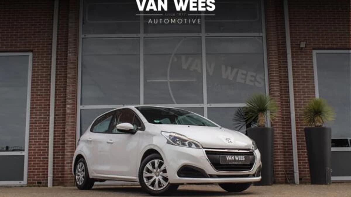 Peugeot 208 — foto 1