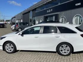 Kia Ceed Sportswagon 1.0 T-GDi 120PK DynamicPlusLine Navi + Camera - AFN. TREKHAAK thumbnail 2