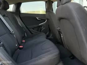 Volvo V40 thumbnail 11