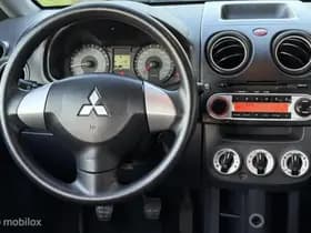 Mitsubishi Colt thumbnail 11