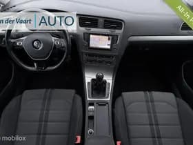 Volkswagen Golf thumbnail 2