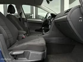 Volkswagen Golf thumbnail 12