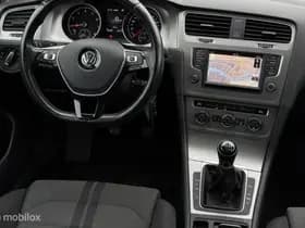 Volkswagen Golf thumbnail 37