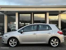 Toyota Auris thumbnail 4