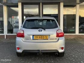 Toyota Auris thumbnail 6