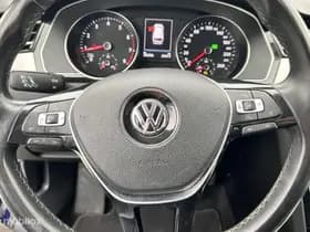Volkswagen Passat thumbnail 22