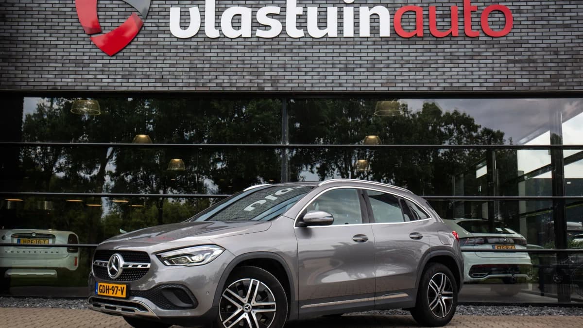 Mercedes-Benz GLA 200 AMG Line , Achteruitrijcamera, Stoelverwarming, Elek. achterklep — foto 1
