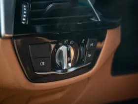 BMW 5 Serie Touring 530e M-Sport , Shadowline, Adaptive Cruise, Trekhaak, Leder, SOH 91% thumbnail 13