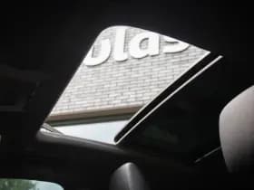 BMW X2 sDrive20i Business Edition , M-Sport, Panoramadak, Head-up display, BMW-Led thumbnail 9