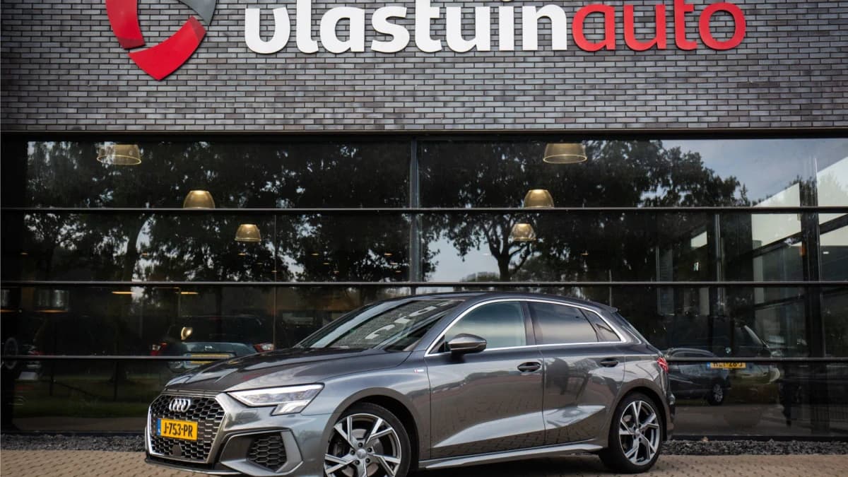 Audi A3 Sportback 35 TFSI S edition , S-line, NL-Auto, Afgevlakt stuur — foto 1