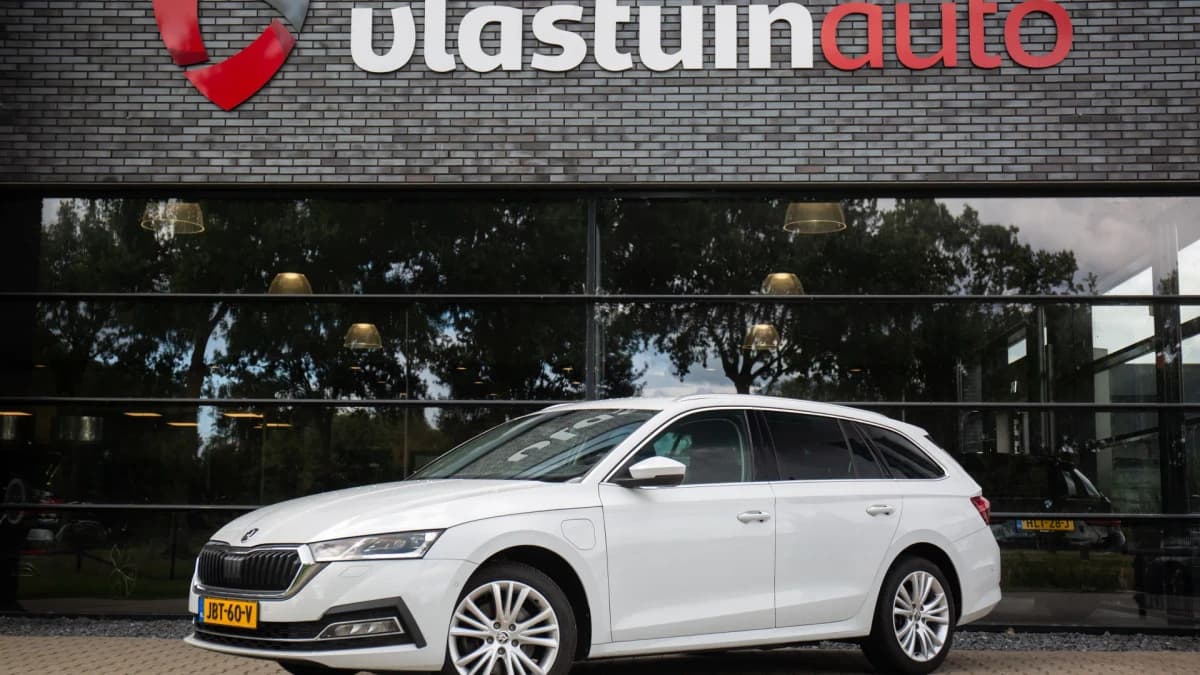 Škoda Octavia Combi 1.4 TSI iV PHEV Business Edition , Adaptive cruise, Memory seats, Stuur/stoelverwarming, — foto 1
