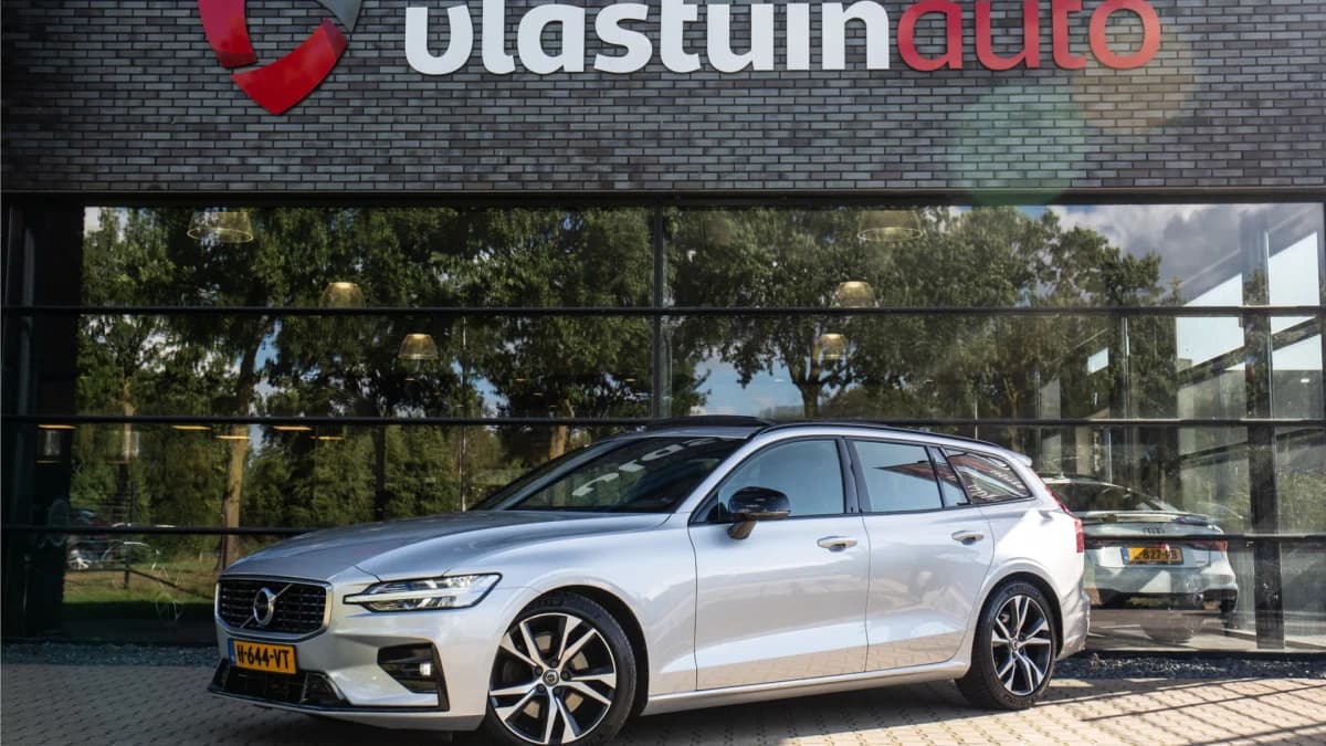 Volvo V60 2.0 T4 R-Design , Panoramadak, Nappaleder, BTW, Memory, Trekhaak — foto 1