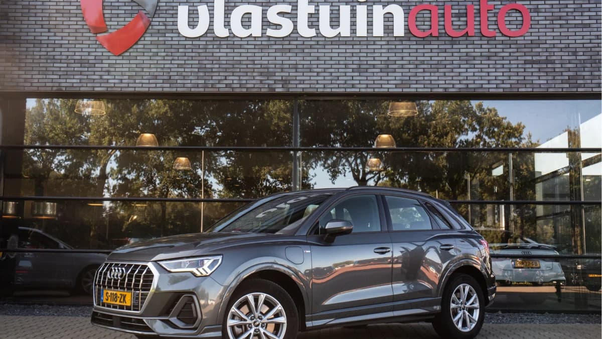 Audi Q3 45 TFSI e S edition , Trekhaak, S-Line, Achteruitrijcamera, Leder, Stoelverwarming, — foto 1