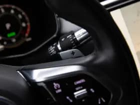 Jaguar F-Pace 2.0 P400e PHEV R-Dynamic SE , Panoramadak, Meridian, Head-up Display thumbnail 12