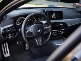 BMW 5 Serie Touring 520d Executive, , M-sport, Trekhaak, Navigatie, BMW Display Key, Origineel Nederlands thumbnail 3