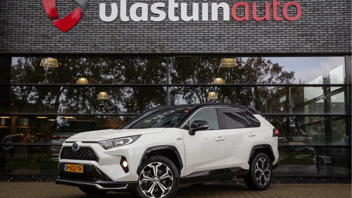 Toyota RAV4 2.5 Plug-in Hybrid AWD Bi-Tone Plus , JBL-soundsysteem, Stuurverwarming, Stoelverkoeling/verwarming, 360-camera — foto 1
