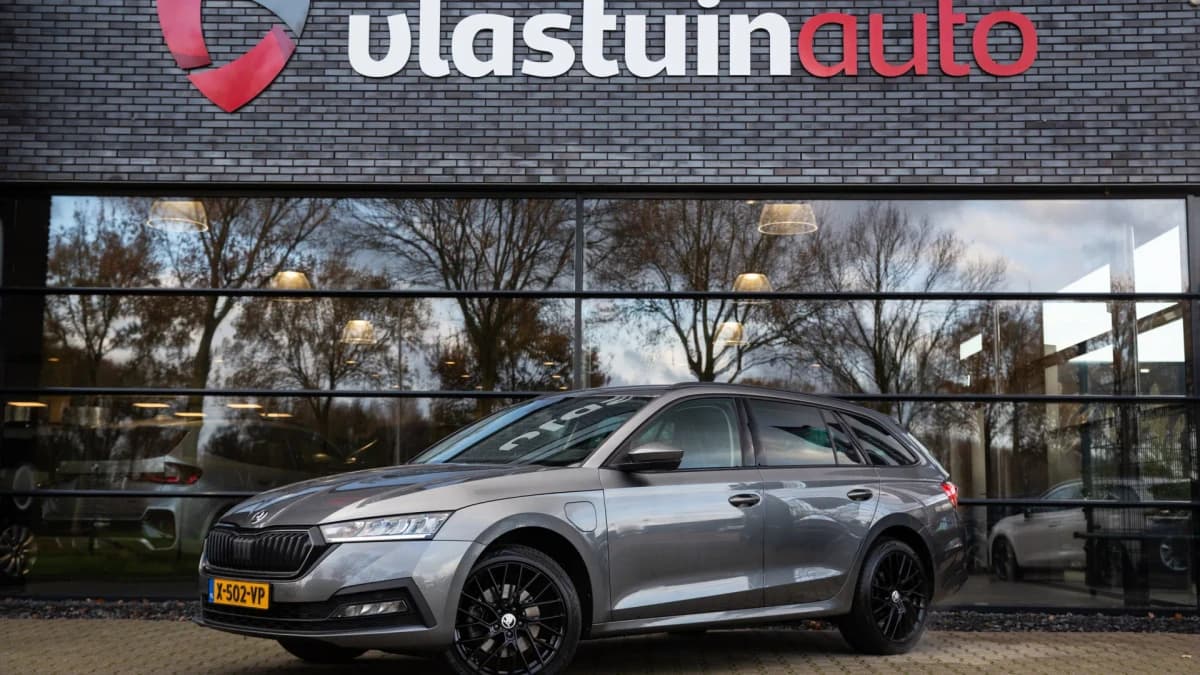 Škoda Octavia Combi 1.4 TSI iV PHEV Business Edition , Trekhaak, Stoel/stuurverwarming, — foto 1