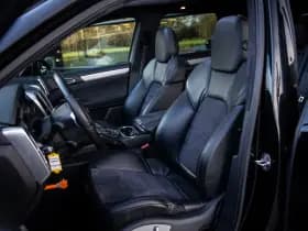 Porsche Cayenne 4.8 GTS , Panoramadak, Cruise control, Memory-seat, Achteruitrijcamera thumbnail 3