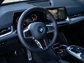 BMW X1 sDrive18i M-sport , Draadloze lader, Keyless entry, Achteruitrijcamera, thumbnail 5