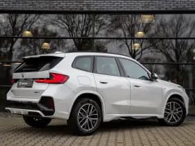 BMW X1 sDrive18i M-Sport , Achteruitrijcamera, Draadloze lader, Sfeerverlichting, thumbnail 2