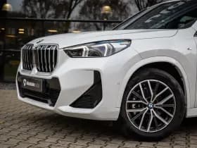 BMW X1 sDrive18i M-Sport , Achteruitrijcamera, Draadloze lader, Sfeerverlichting, thumbnail 6