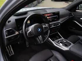 BMW 3 Serie Touring 330e xDrive M-Sport , Panoramadak, Keyless entry, Head-up display, thumbnail 3