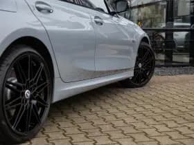 BMW 3 Serie Touring 330e xDrive M-Sport , Panoramadak, Keyless entry, Head-up display, thumbnail 9