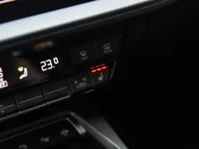 Audi A3 Sportback 35 TFSI S edition , Panoramadak, Sonos audio, Adap. cruise, Sfeerverlichting thumbnail 24