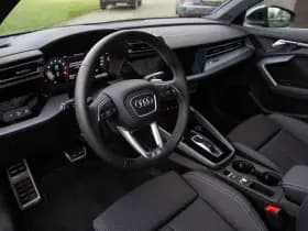 Audi A3 Sportback 35 TFSI S edition , Panoramadak, Sonos audio, Adap. cruise, Sfeerverlichting thumbnail 4