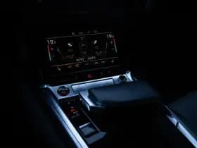 Audi E-tron S quattro 95 kWh , Trekhaak, Panoramadak, Adaptive cruise, 360-graden camera, thumbnail 31