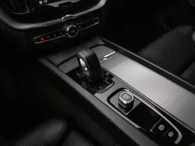 Volvo XC60 2.0 T6 Plug-in hybrid AWD Plus Dark , Panoramadak, Memory, Leer thumbnail 14