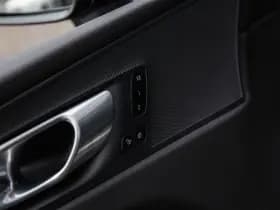 Volvo XC60 2.0 T6 Plug-in hybrid AWD Plus Dark , Panoramadak, Memory, Leer thumbnail 24