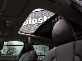 Volvo XC60 2.0 T6 Plug-in hybrid AWD Plus Dark , Panoramadak, Memory, Leer thumbnail 4