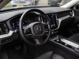 Volvo XC60 2.0 T6 Plug-in hybrid AWD Plus Dark , Panoramadak, Memory, Leer thumbnail 5