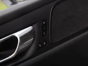 Volvo V60 2.0 T8 AWD Polestar Engineered , NL-Auto, Panoramadak, 360-camera, Harman&Kardon, HUD thumbnail 25