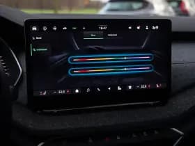 Škoda Octavia Combi 1.5 TSI MHEV Business Edition , Panoramadak, Stuur/stoelverwarming, thumbnail 17