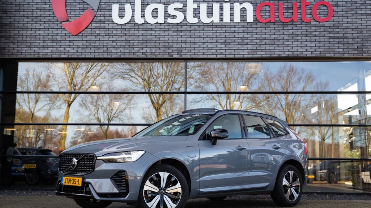 Volvo XC60 2.0 T6 Plug-in hybrid AWD Plus Dark , Panoramadak, Keyless entry, Carplay, — foto 1