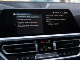 BMW 3-serie 320e Business Edition Plus , Panoramadak, Leer, Carplay, thumbnail 17