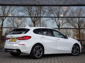 BMW 1-serie 118i Executive Edition , Achteruitrijcamera, Leer thumbnail 2