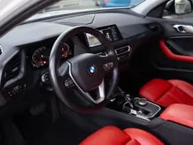 BMW 1-serie 118i Executive Edition , Achteruitrijcamera, Leer thumbnail 4