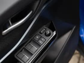 Toyota C-HR 1.8 Hybrid Dynamic , Achteruitrijcamera, Keyless thumbnail 19