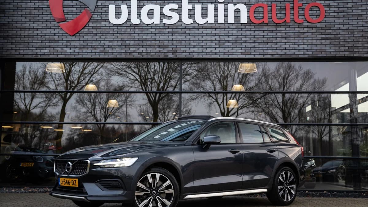Volvo V60 Cross Country 2.0 T5 AWD Pro , Panoramadak, Harman/Kardon, Adap. cruise, — foto 1