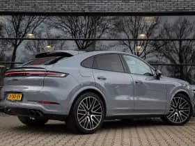 Porsche Cayenne Coupé 3.0 E-Hybrid , Panoramadak, Bijrijdersdisplay, Trekhaak, Sport Design, Origineel NL thumbnail 2