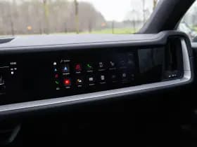 Porsche Cayenne Coupé 3.0 E-Hybrid , Panoramadak, Bijrijdersdisplay, Trekhaak, Sport Design, Origineel NL thumbnail 24