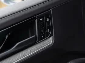 Porsche Cayenne Coupé 3.0 E-Hybrid , Panoramadak, Bijrijdersdisplay, Trekhaak, Sport Design, Origineel NL thumbnail 28